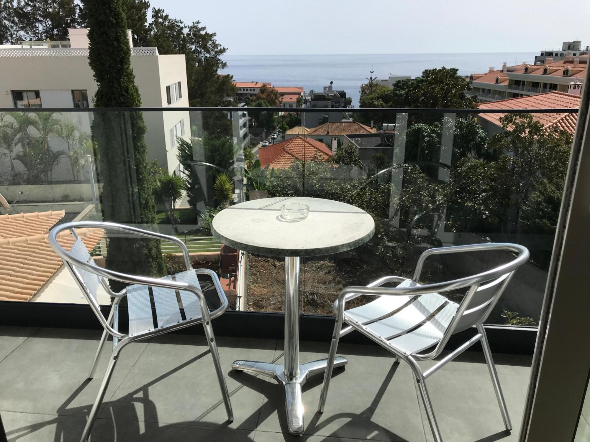 Double or Twin Room Sea View